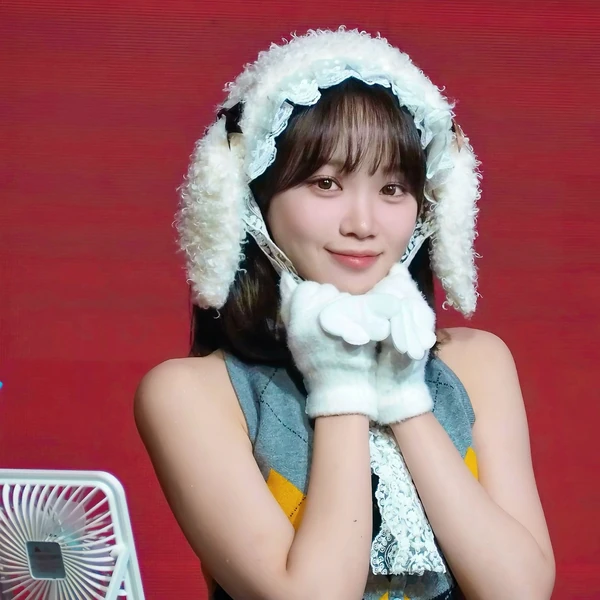 Momen Terbaik Kim Chaewon (LE SSERAFIM) Pilihan Penggemar