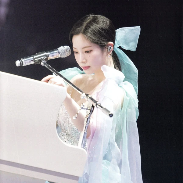 오늘 가장 사랑받은 다현 (TWICE)의 모습