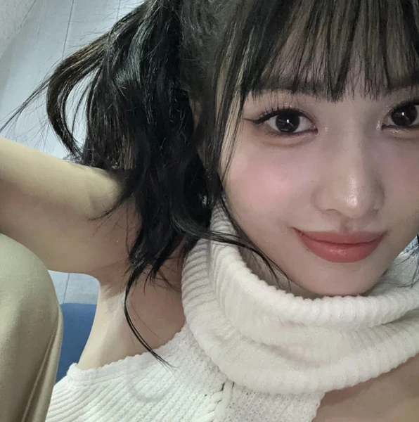 모모 (TWICE) 팬심 가득한 인기 사진