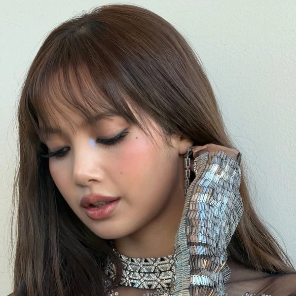 리사 (BLACKPINK) 팬심 가득한 인기 사진