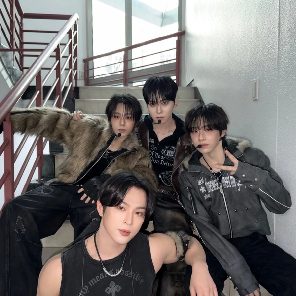 Today's Most Loved Seoho (ONEUS)