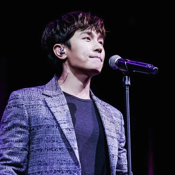 Today's Most Loved Kim Dongwan (SHINHWA)