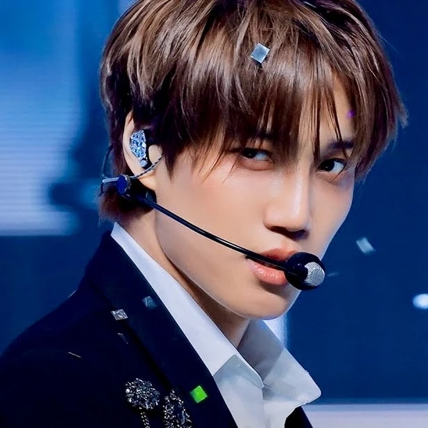 充滿粉絲愛意的Kai (EXO)人氣照片