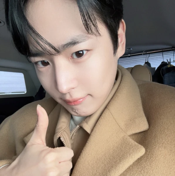 Shining profile picture of Choi Byungchan on today's Choeaedol