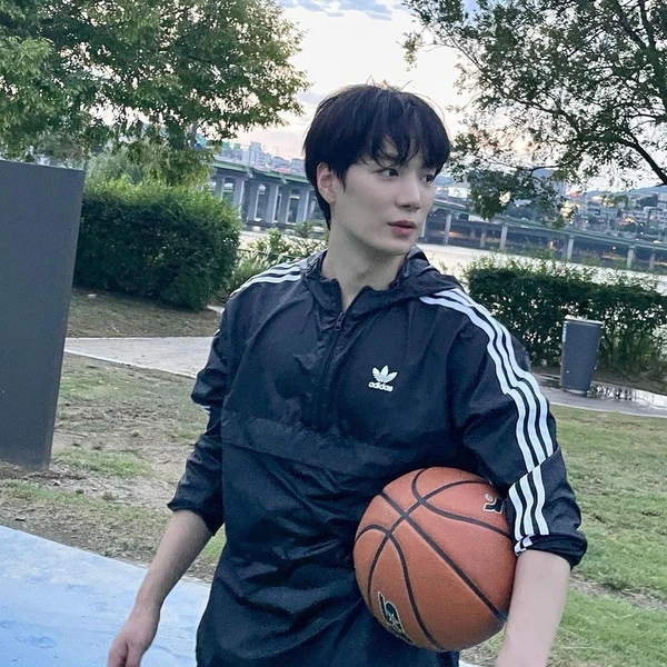 Today's Most Loved Kim Jonghyeon