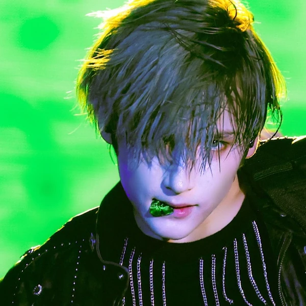 휴닝카이 (투모로우바이투게더) 팬심 가득한 인기 사진