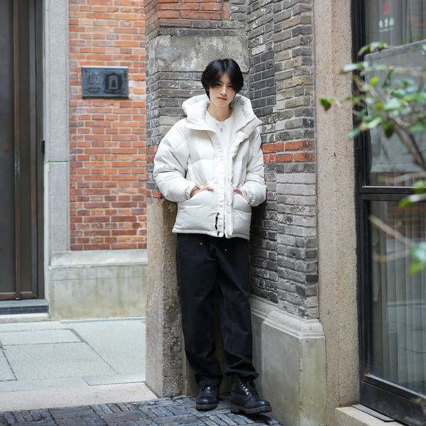 Today's Most Loved Aa (BUS)