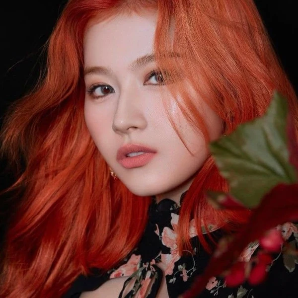 Penampilan Sana (TWICE) yang Paling Dicintai Hari Ini