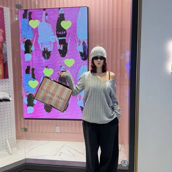 모모 (TWICE) 팬심 가득한 인기 사진