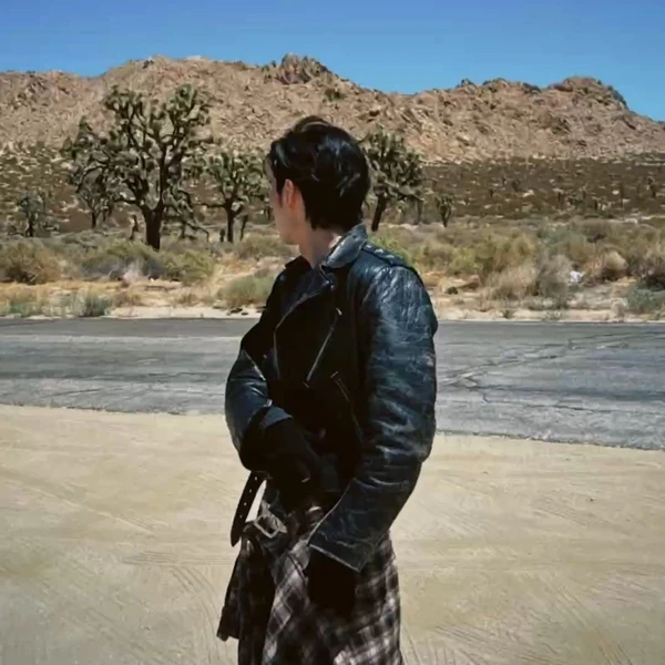 성훈 (ENHYPEN) 팬심 가득한 인기 사진