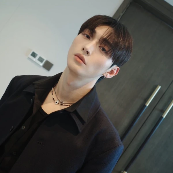 Popular profile image of 윤지성 selected by votes