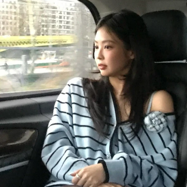 充滿粉絲愛意的Jennie (BLACKPINK)人氣照片