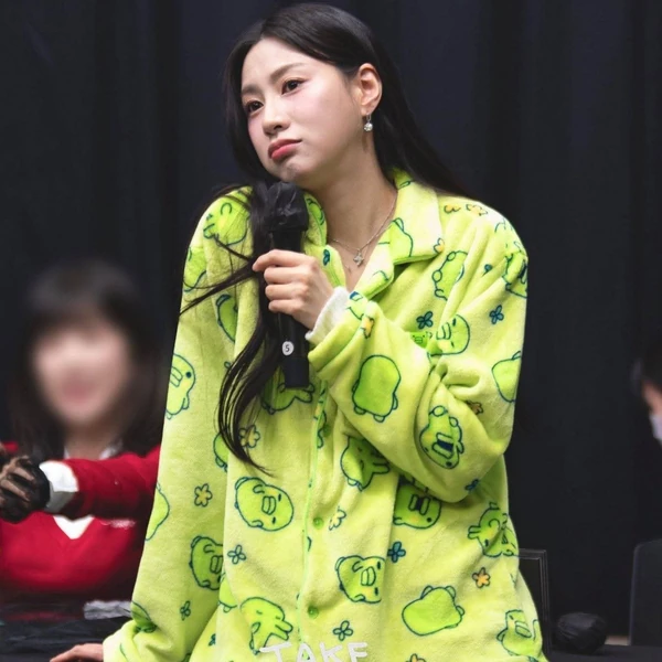 Foto Populer Penuh Cinta untuk Oh Hayoung (Apink)