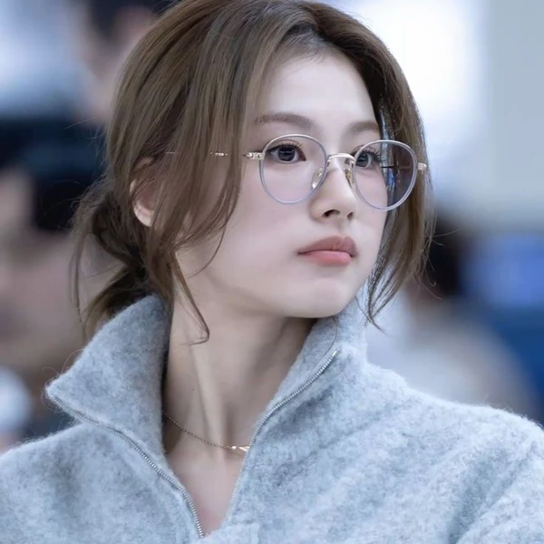 오늘 가장 사랑받은 사나 (TWICE)의 모습