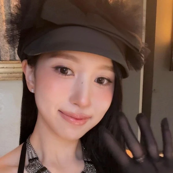 오늘 가장 사랑받은 미나 (TWICE)의 모습