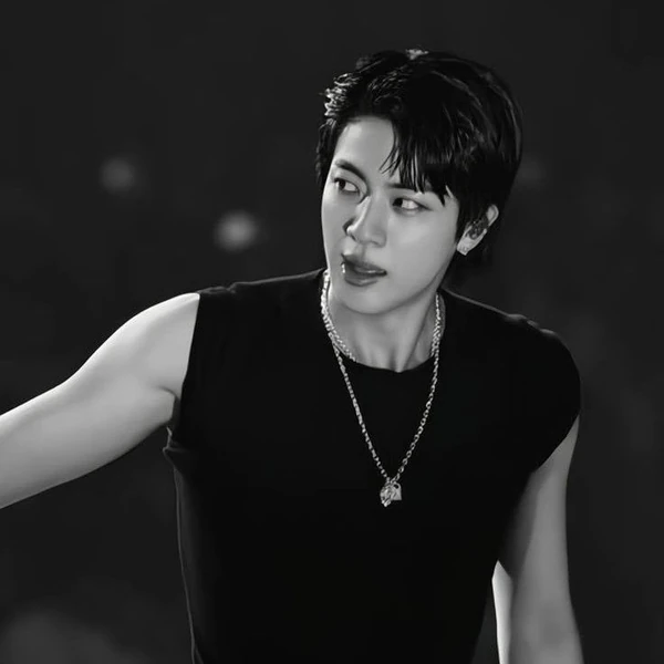 今日最も愛されたジン (BTS)の姿