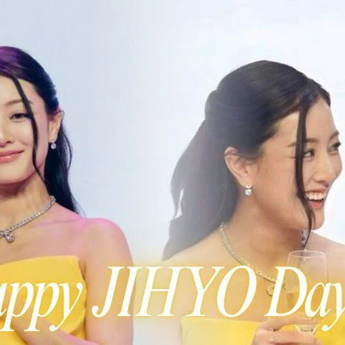 오늘 가장 사랑받은 쯔위 (TWICE)의 모습