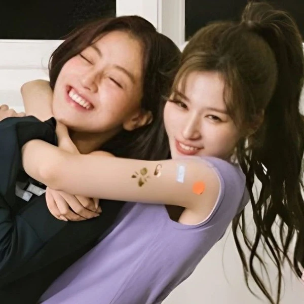 Top Photo Full of Sana (TWICE) Love