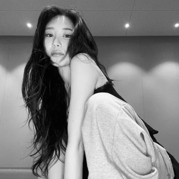 Foto Populer Penuh Cinta untuk Lee Chaeyeon