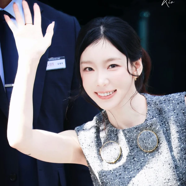 Foto Populer Penuh Cinta untuk Taeyeon (Girls' Generation)