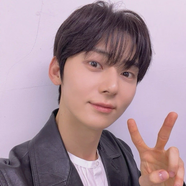 오늘 가장 사랑받은 황민현의 모습