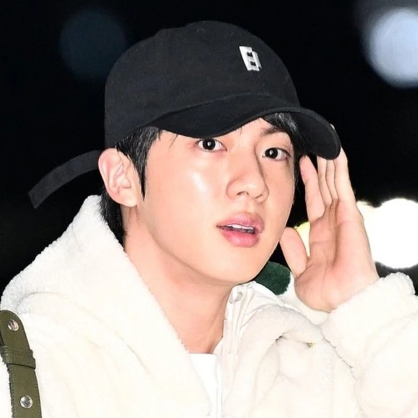 Momen Terbaik Jin (BTS) Pilihan Penggemar