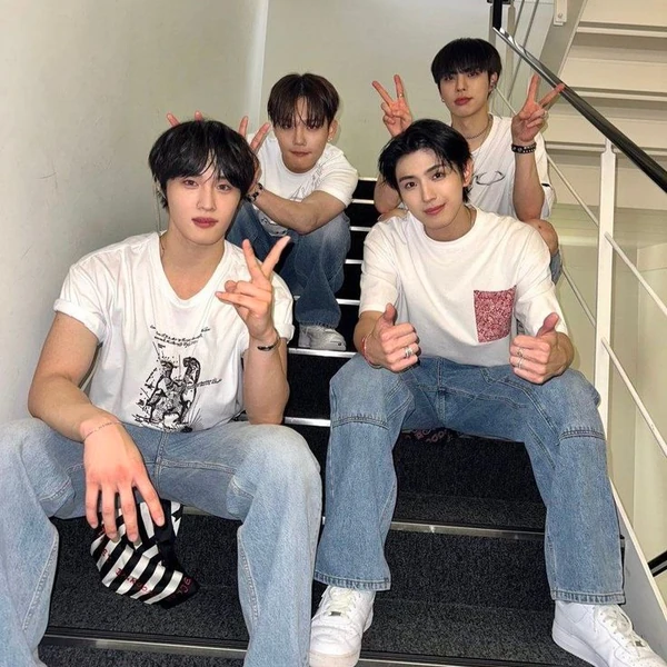 Top Photo Full of CIX Love