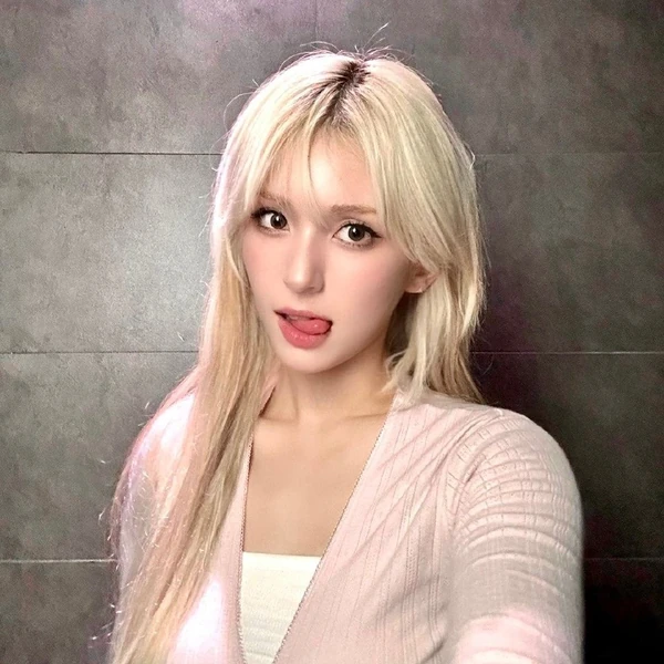 Today's Most Loved Jeon Somi