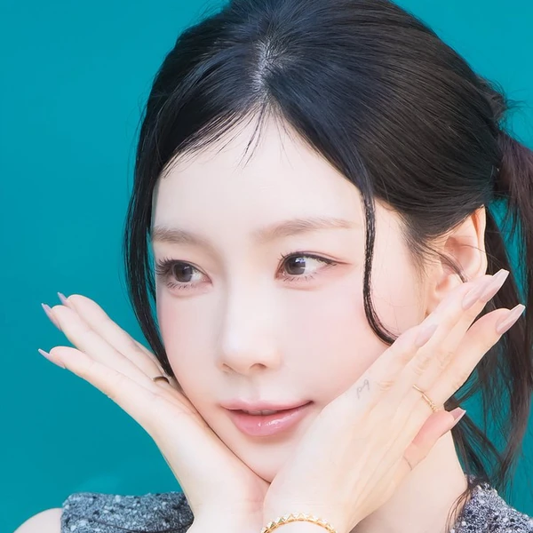 Today's Most Loved Taeyeon (Girls' Generation)