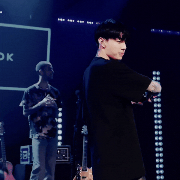 Foto perwakilan Jungkook (BTS) yang penuh pesona