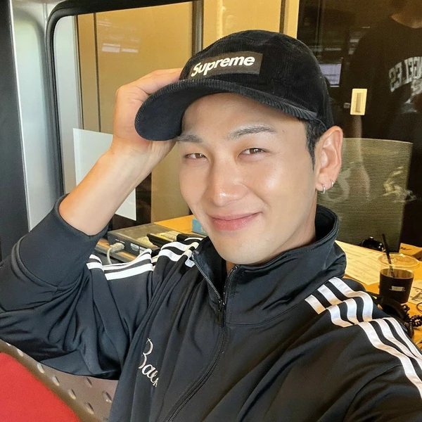 Top Photo Full of Baekho Love