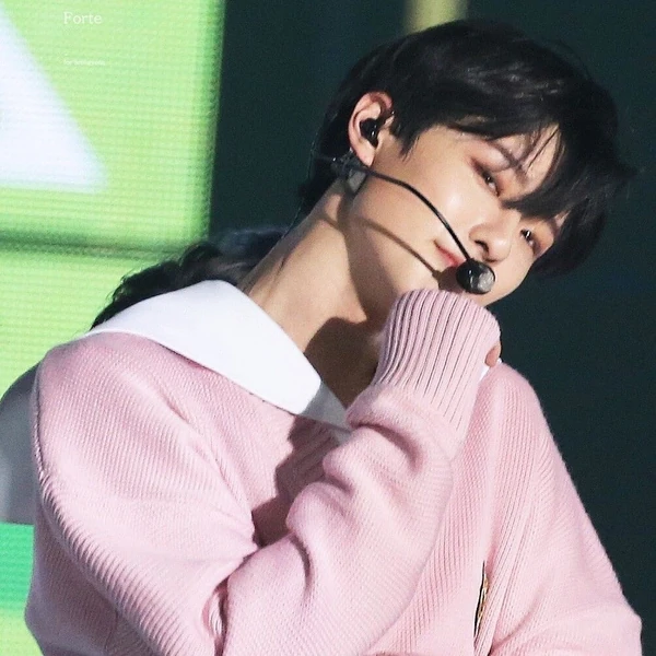 Foto Populer Penuh Cinta untuk WOODZ