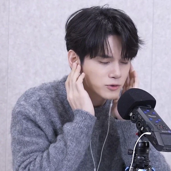 옹성우 팬심 가득한 인기 사진