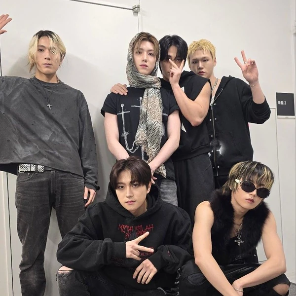 Foto Populer Penuh Cinta untuk JUST B