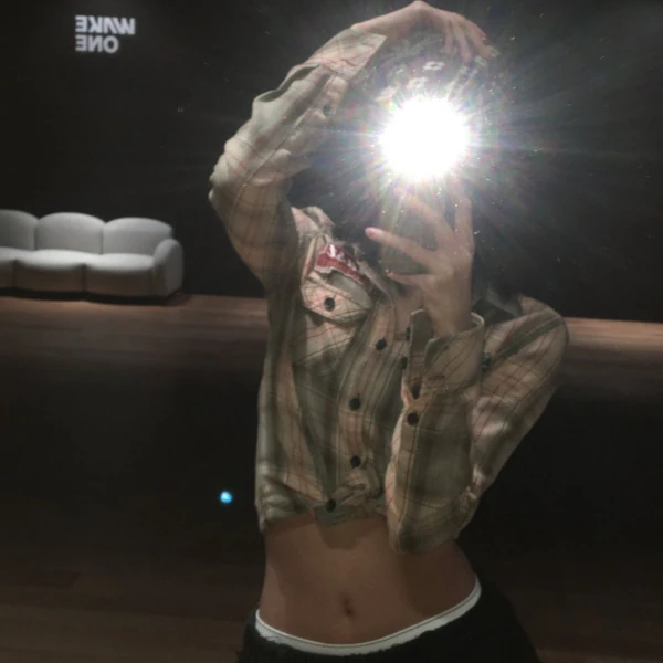 Signature photo of izna capturing their charm