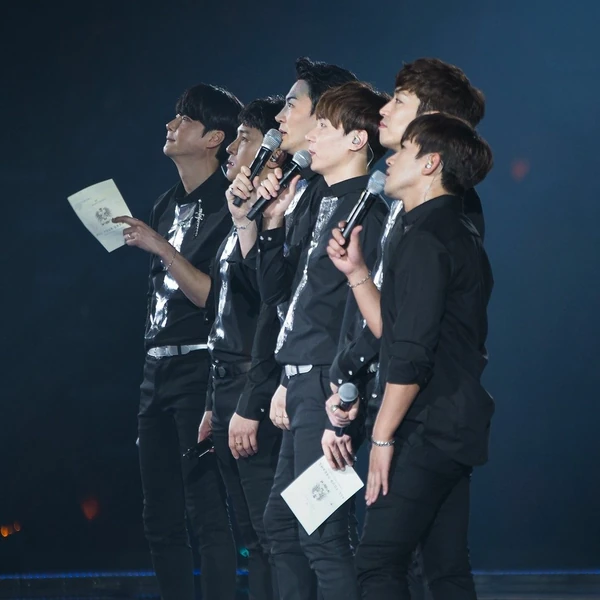 Top Photo Full of SHINHWA Love