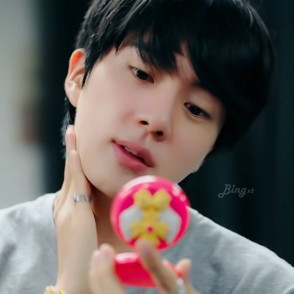 진 (방탄소년단)의 매력을 담은 최애돌 대표 사진