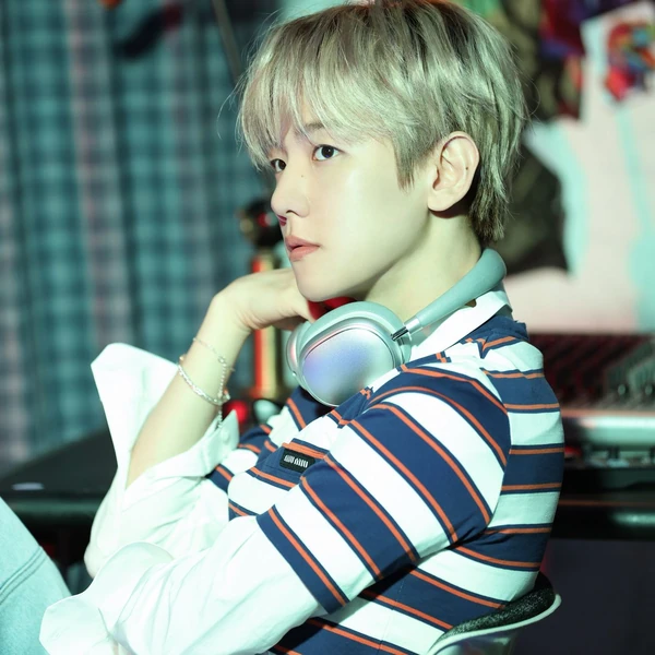 오늘 가장 사랑받은 백현 (EXO)의 모습