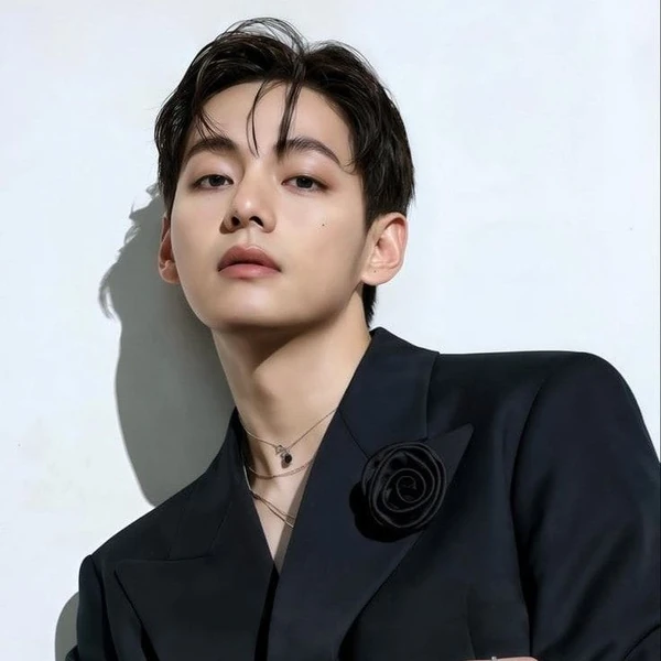 Fans' Pick: Best Moment of V (BTS)