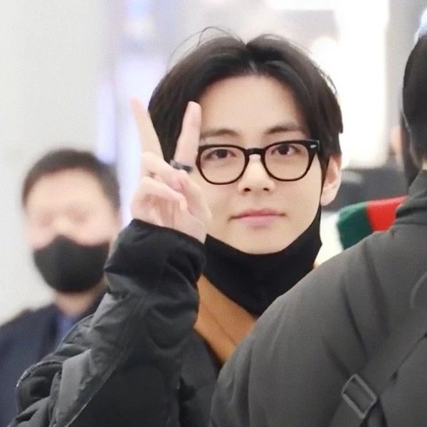 Penampilan V (BTS) yang Paling Dicintai Hari Ini