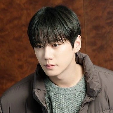 Top Photo Full of Lee Junyoung Love