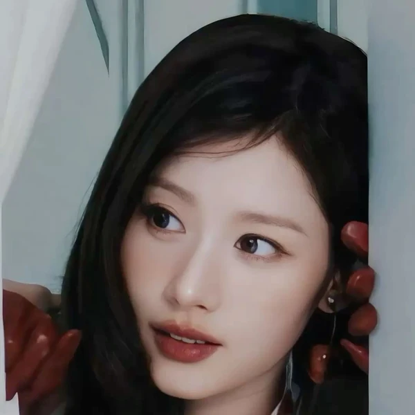 今日最受喜愛的Sana (TWICE)