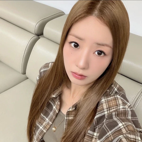 Top Photo Full of Yoon Bomi (Apink) Love