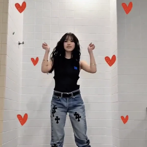 Penampilan Mina (TWICE) yang Paling Dicintai Hari Ini