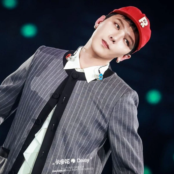 Today's Most Loved G-DRAGON (BIGBANG)