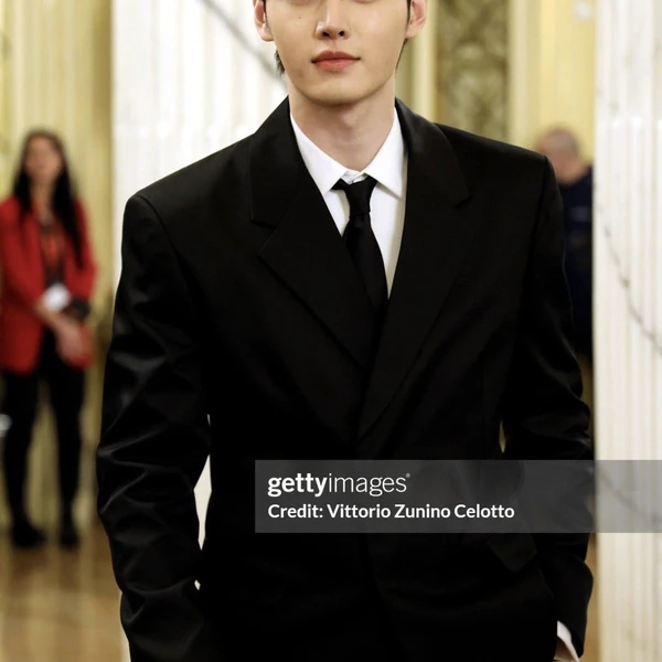 Foto Populer Penuh Cinta untuk Sunghoon (ENHYPEN)