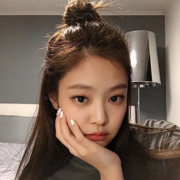 充滿粉絲愛意的Jennie (BLACKPINK)人氣照片