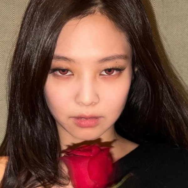 充滿粉絲愛意的Jennie (BLACKPINK)人氣照片