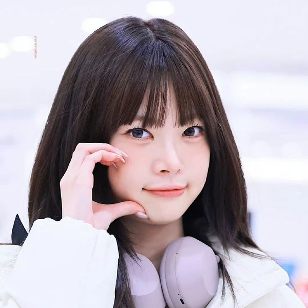 Today's Most Loved Hong Eunchae (LE SSERAFIM)