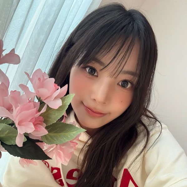 Today's Most Loved Siyeon (QWER)